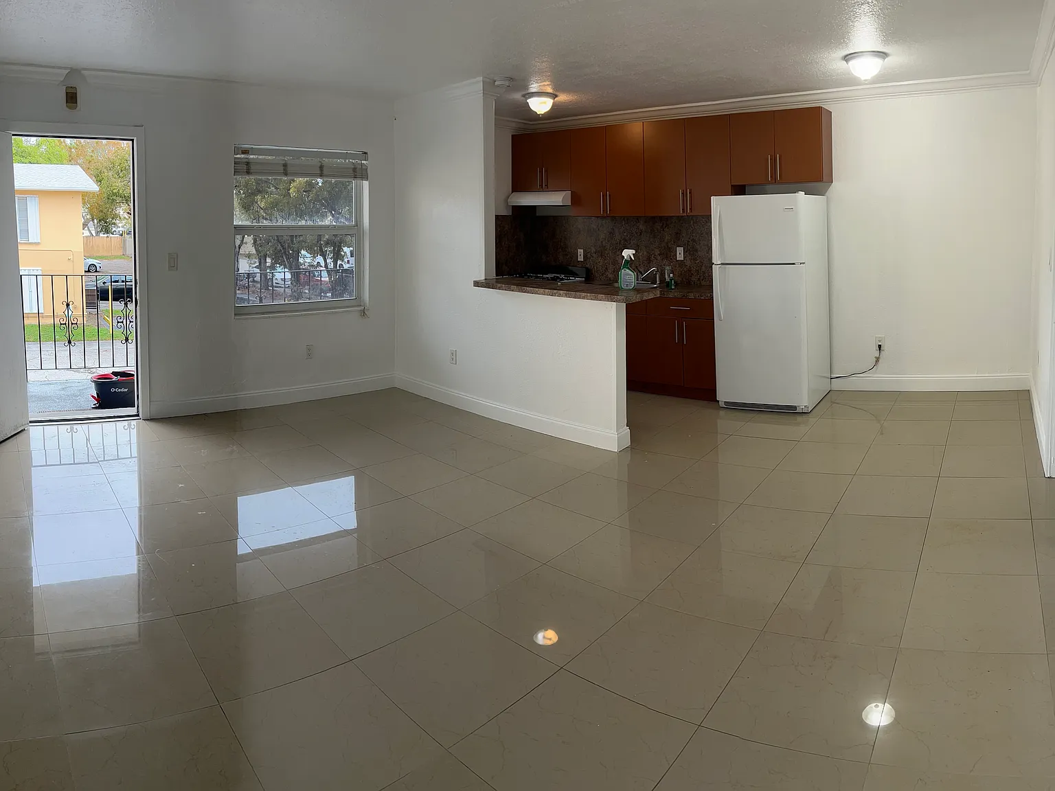 1 bed, 600 sqft, $1,800 — Photo 2