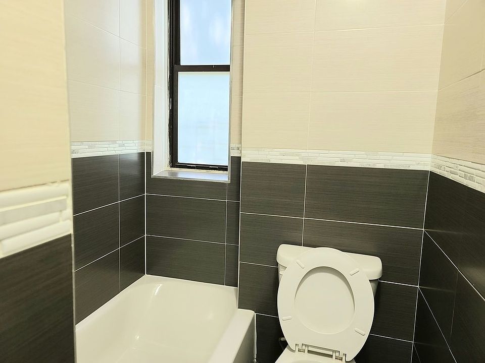 2nd image of 2856 Bronx Park E #R42