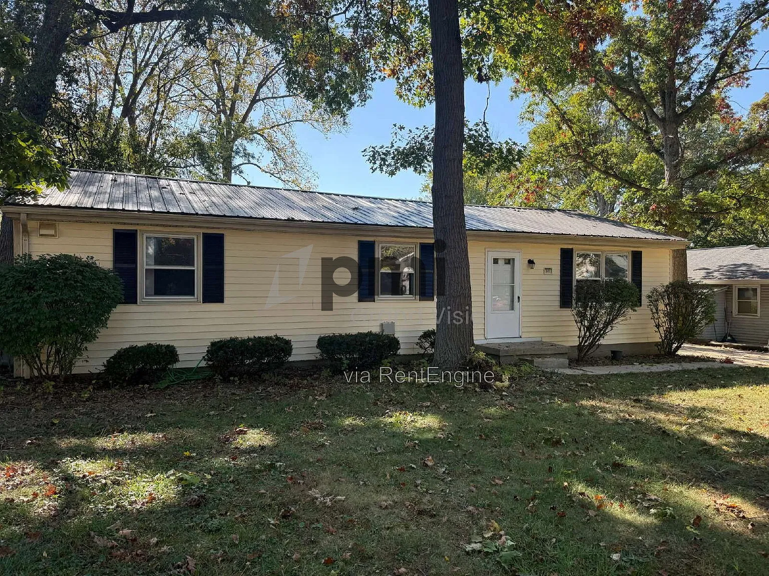 3 bed, 2.0 bath, 1416 sqft, $1,441 — Photo 2