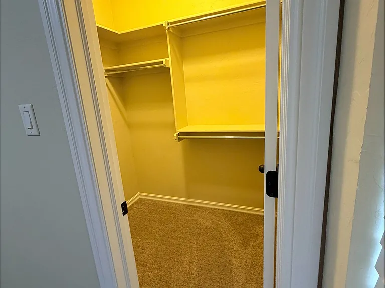 5702 NW Valor Ave — Photo 17