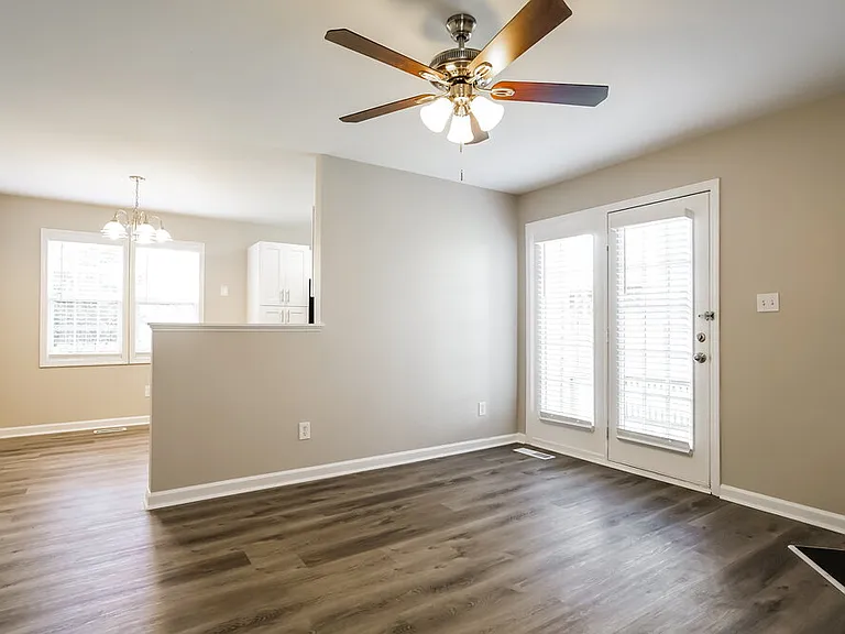 4909 Windblown Ct — Photo 5
