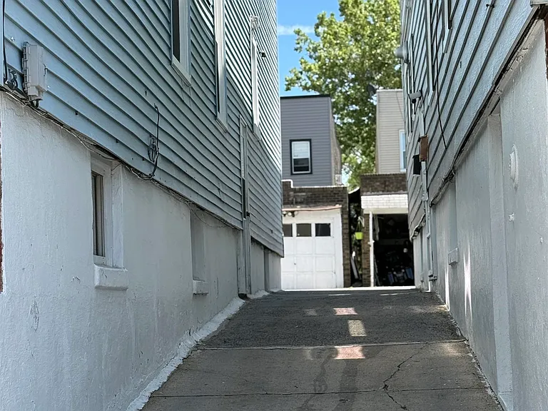 268 Columbia Ave #2 — Photo 28