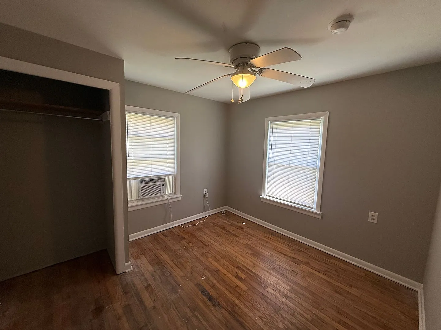 2 Bed/1 Bath House *Water Included* — Photo 4
