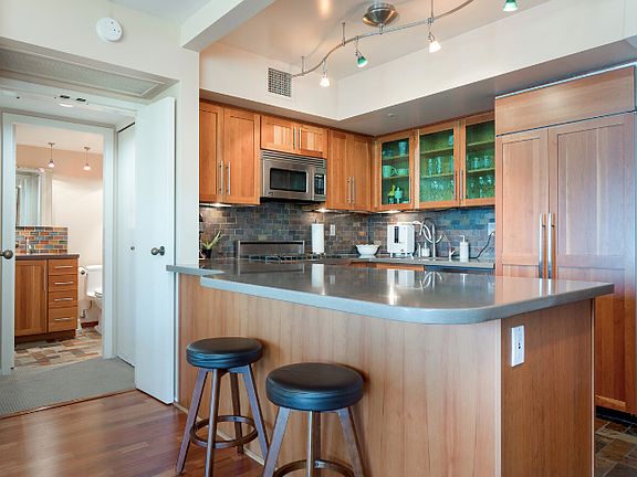 5th image of 500 W Harbor Dr Unit 522
