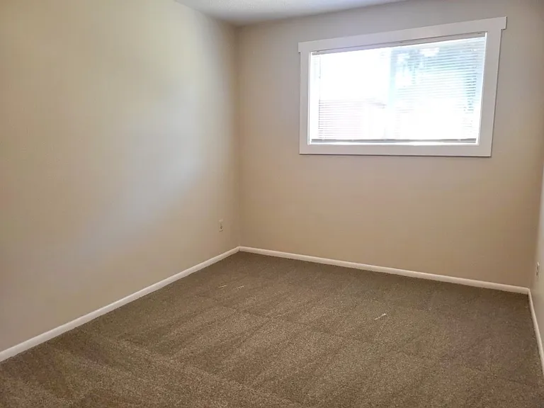 6810-6820 20th Ave SE — Photo 12