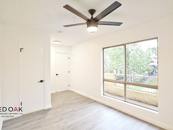 3rd image of 7720 Hampton Ave #201