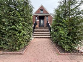 266 13th St, Palisades Park, NJ
