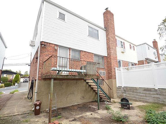 4th image of 24832 Deepdale Ave