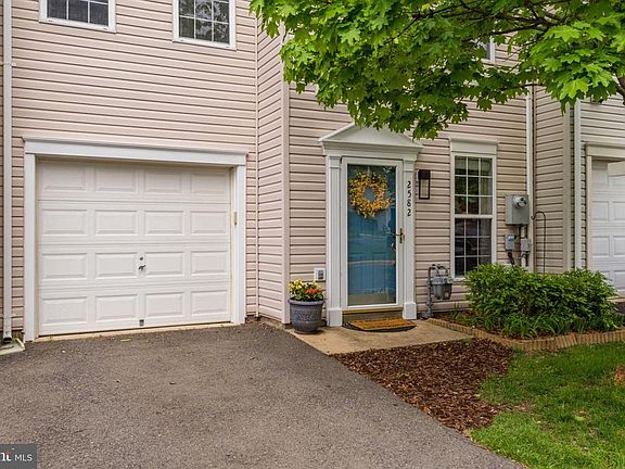 Park in the Garage w/Remote Door