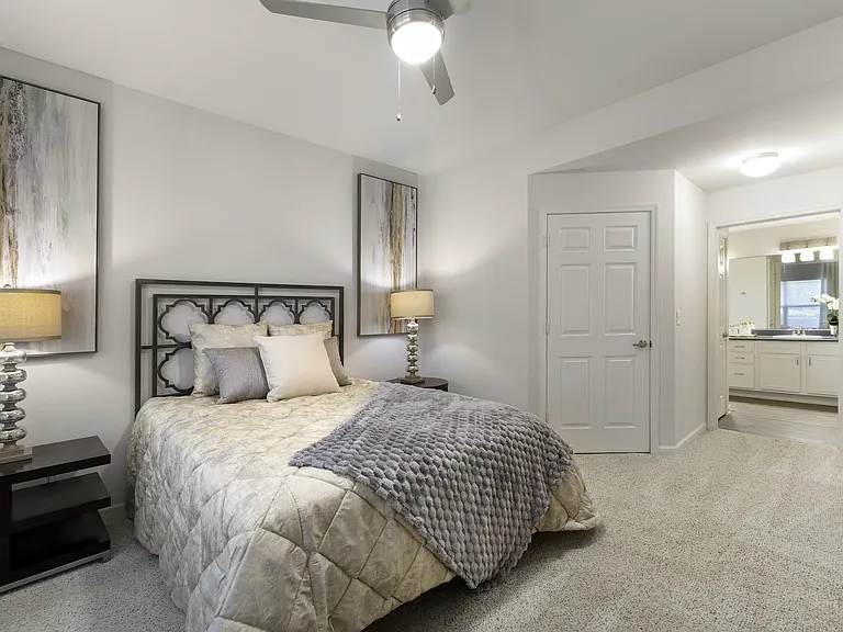 Eastland Trails Apartments — Photo 16