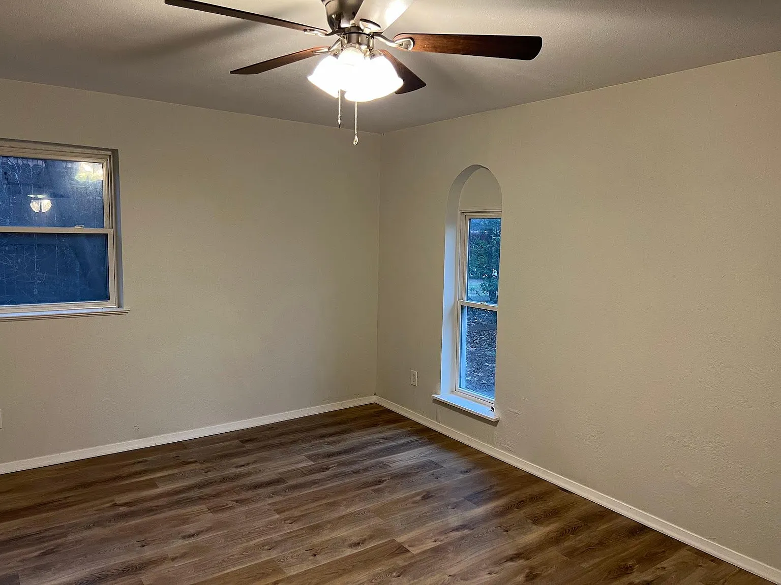 3 bed, 1364 sqft, $1,975 — Photo 4