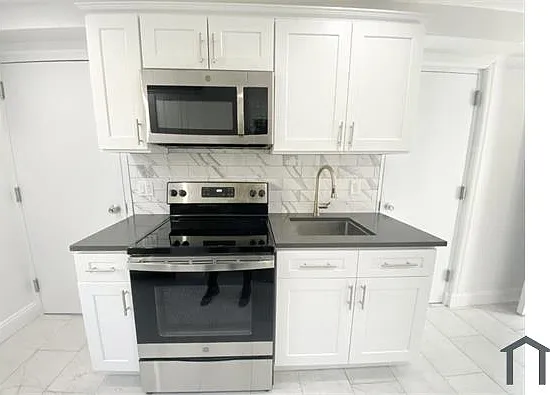 34 E Silver St #3 — Photo 3