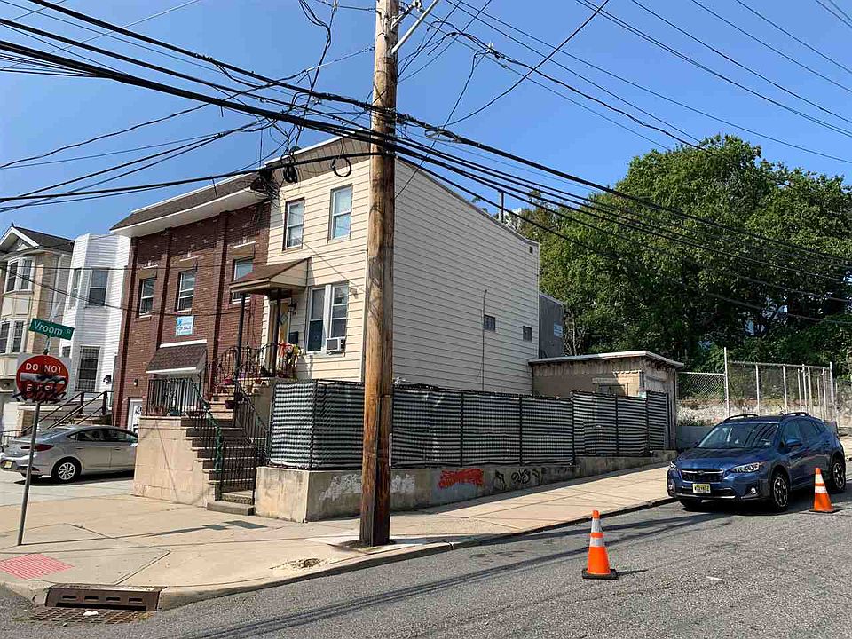 2nd image of 79 Tuers Ave