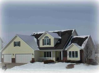 7985 Kimberly Ln N, Maple Grove, MN 55311