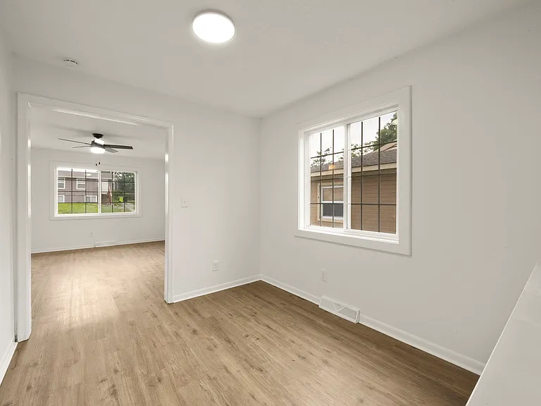 512 Maier Dr — Photo 13