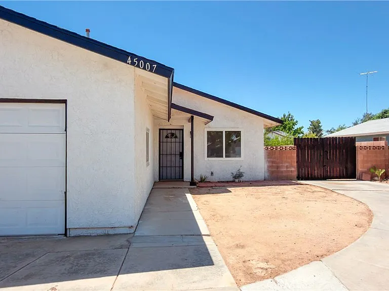 45007 Logue Ct — Photo 3