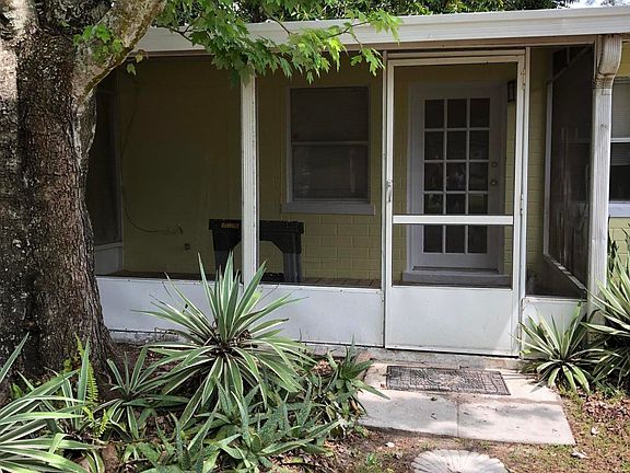 2nd image of 1815 Westwood Blvd