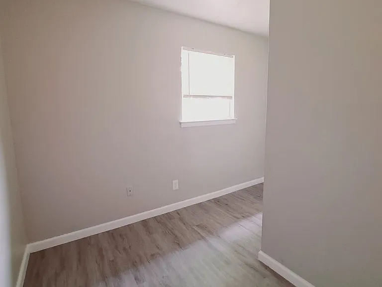 633 Rutgers Dr — Photo 23