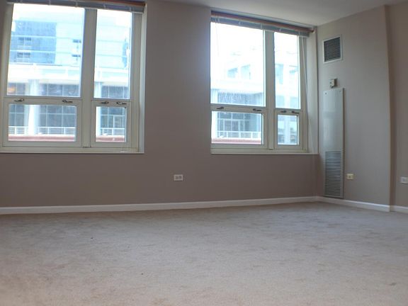 4th image of 345 N La Salle Dr APT 2109
