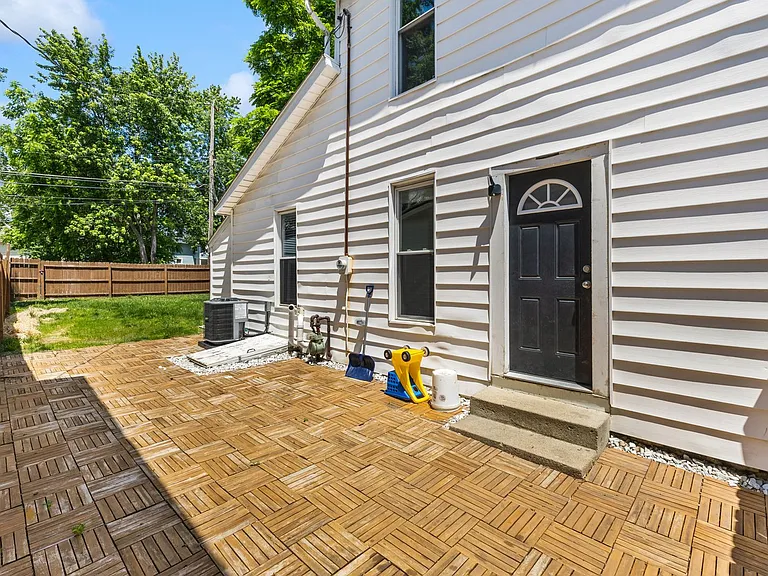 122 E Woodrow Ave — Photo 24