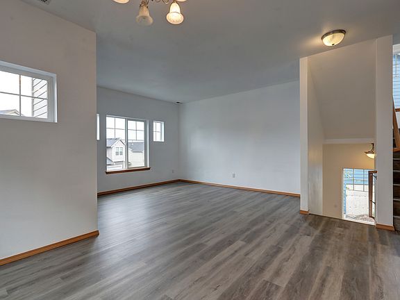 4th image of 5118 Evan Ct SE