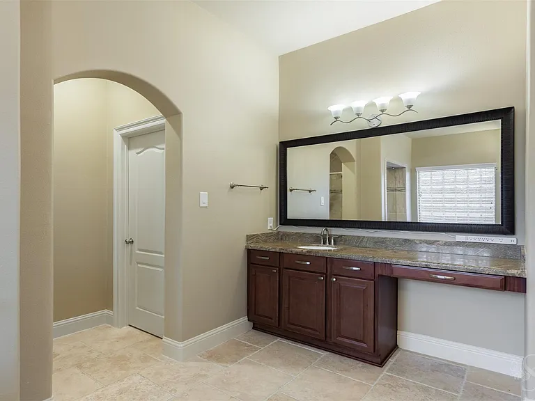 32611 Waltham Xing — Photo 25