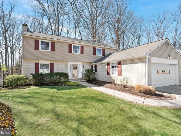 3020 Maple Shade Ln, Wilmington, DE 19810