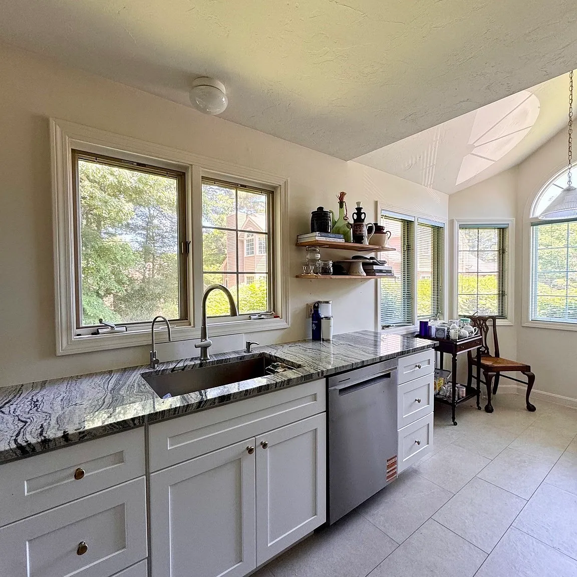 3 bed, 2.0 bath, 2000 sqft, $3,550 — Photo 3