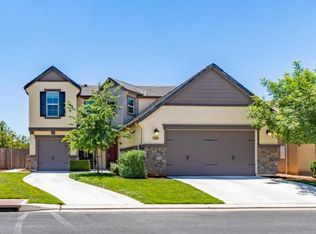 1826 N Notting Hill Ln, Clovis, CA