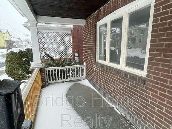 4th image of 136 S Spring Ave