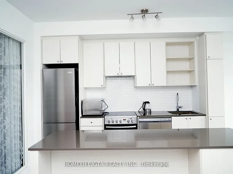 50 George Butchart Dr #506 — Photo 4