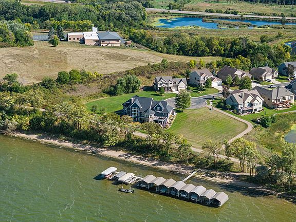 2nd image of 854 Beach Rd