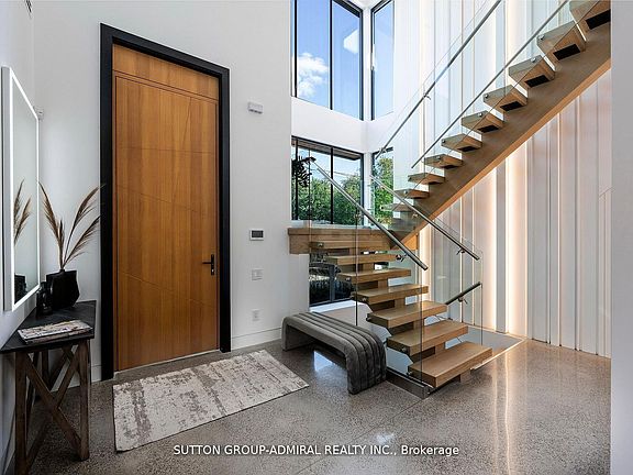 3rd image of 126 Wood Ln