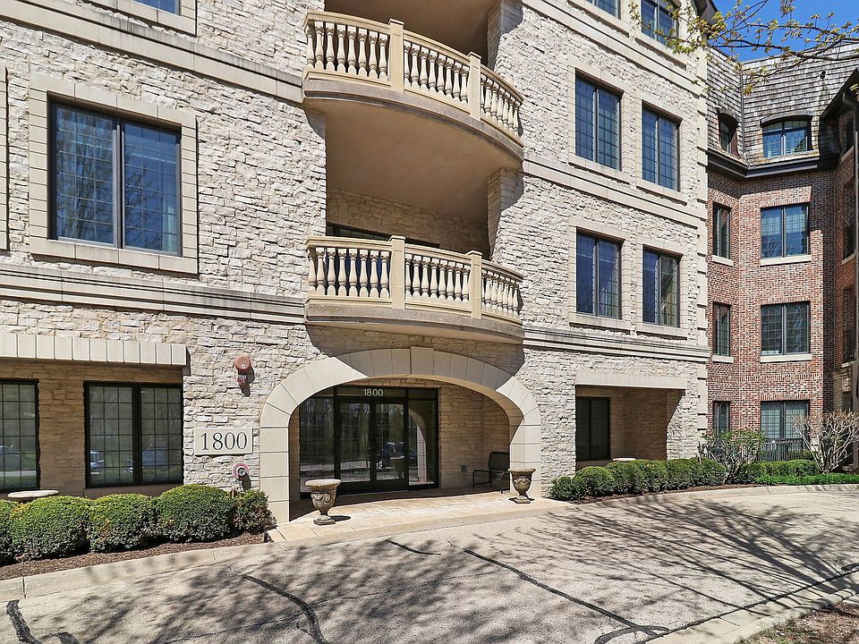 1st image of 1800 Amberley Ct APT 104