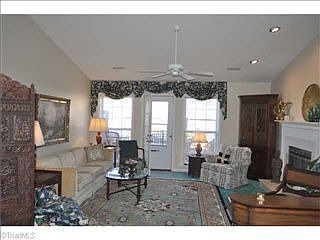 3rd image of 27 Mansfield Cir