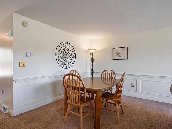 5th image of 8 Veterans Road Unit 8