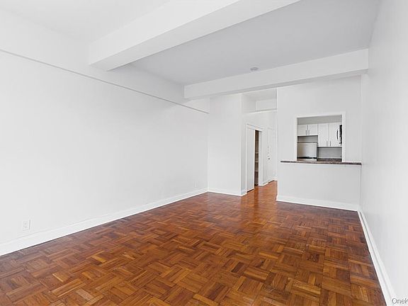 4th image of 411 Bronx River Rd APT 2K