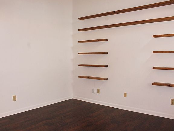 4th image of 1422 Humes Ave NE #1422