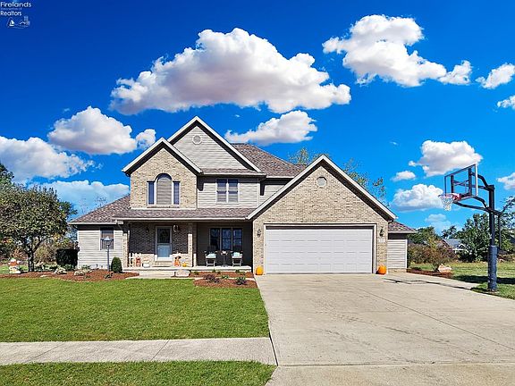 3rd image of 135 Lynber Ln