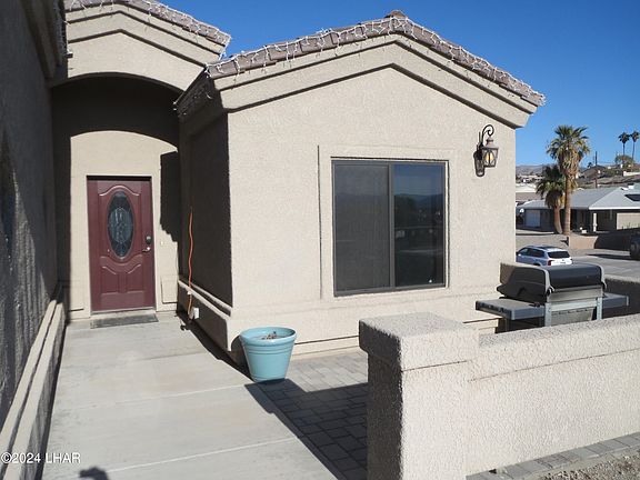 3rd image of 2949 Maracaibo Ln