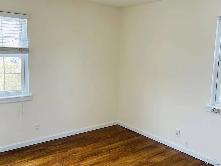 12 Valentine Ave #4 — Photo 6