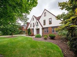 2985 Carlton Rd, Shaker Heights, OH 44122