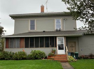 1991 Elon Dr, Harpers Ferry, IA 52146