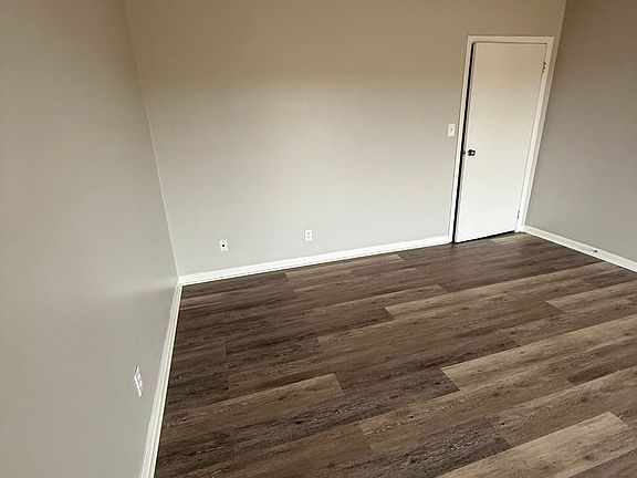 2nd image of 206 Cloverleaf Dr