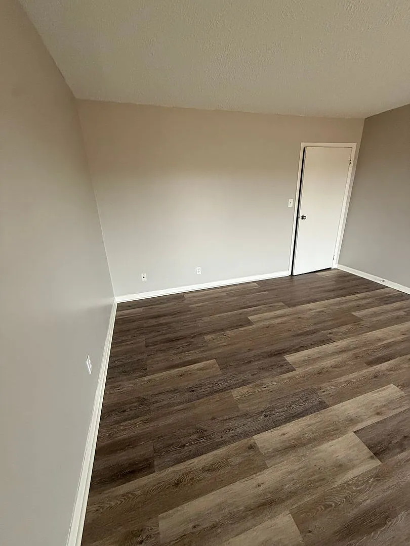 Building Photo - 206 Cloverleaf Dr