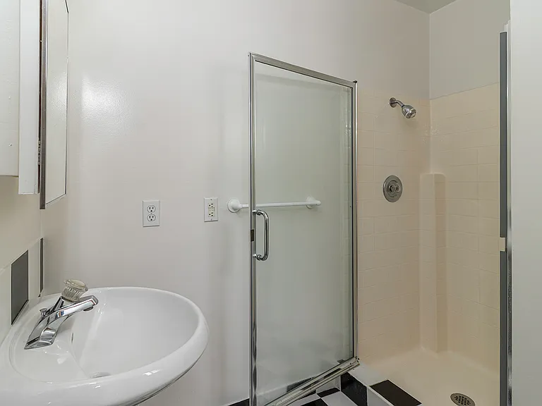 4130 Vinton Ave — Photo 8