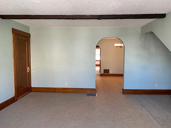 5th image of 36 Lasalle Ave