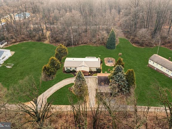 5th image of 205 Butter Rd