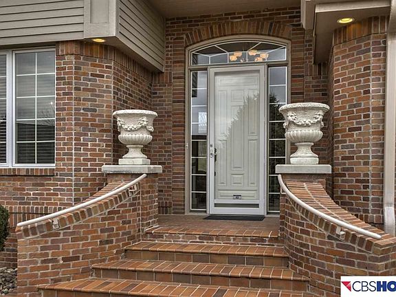 3rd image of 13517 Cuming St