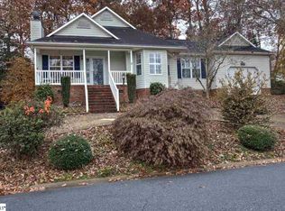 302 Oak Valley Dr, Simpsonville, SC 29681